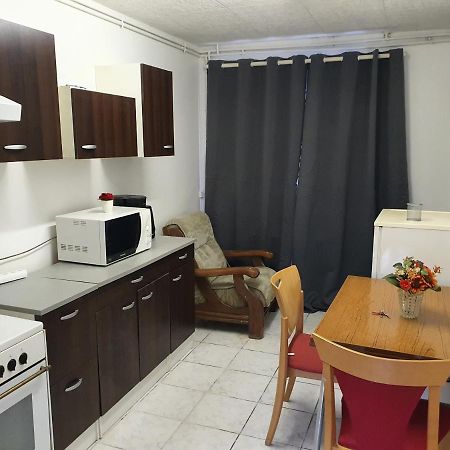 Appartement F1 Rez De Chausser Bg N°2 Bains-les-Bains Luaran gambar