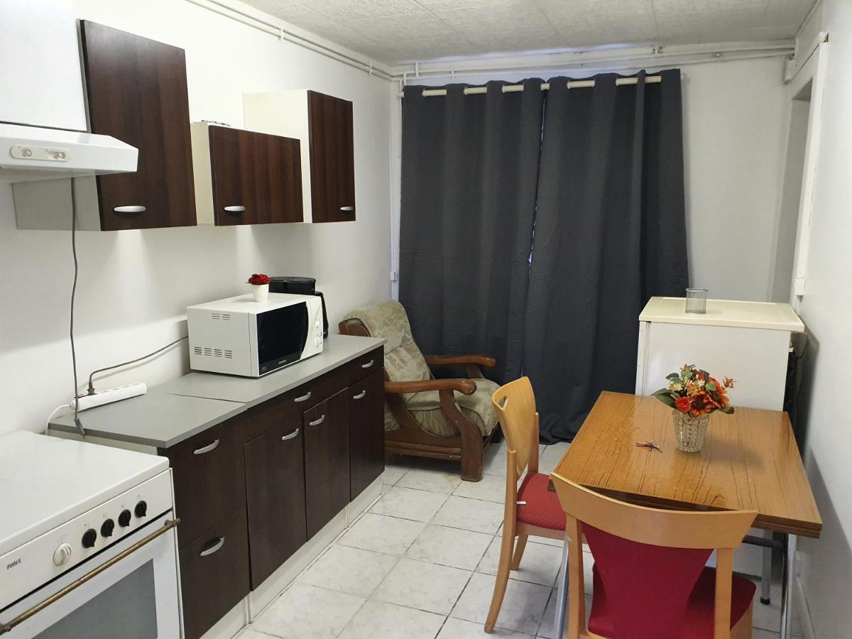 Appartement F1 Rez De Chausser Bg N°2 Bains-les-Bains Luaran gambar