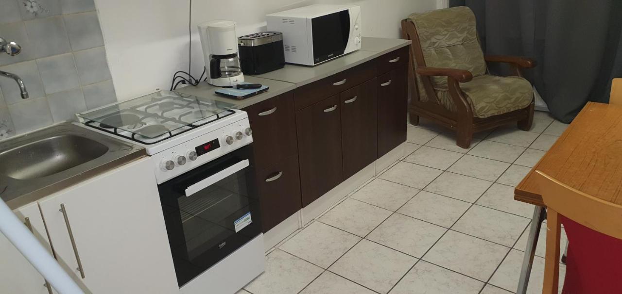 Appartement F1 Rez De Chausser Bg N°2 Bains-les-Bains Luaran gambar